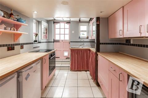 South Road, South Ockendon, Essex, RM15 2 bed end of terrace house for sale