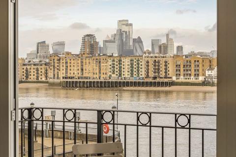 Rotherhithe Street, London SE16 2 bed flat for sale