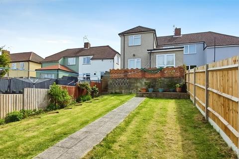 Hawthorn Road, Rochester 4 bed semi