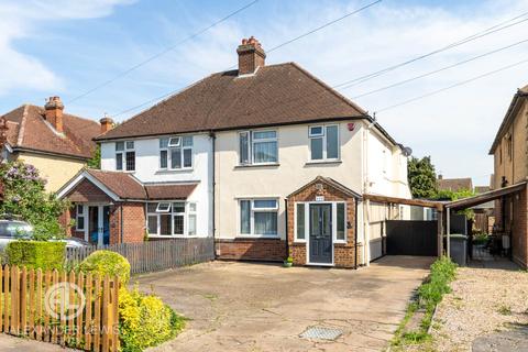 Hitchin Road, Stotfold SG5 4JE 3 bed semi