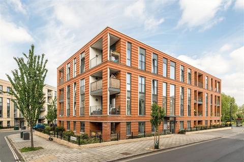 Akerman Road, London SW9 3 bed flat for sale