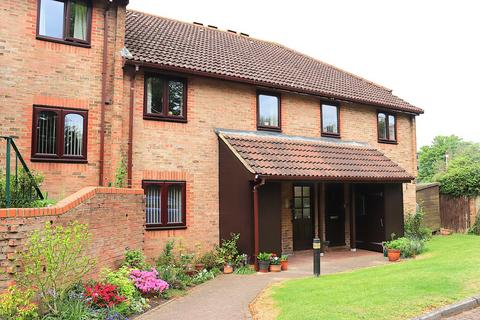 Salisbury Road, Farnborough GU14 2 bed retirement property for sale