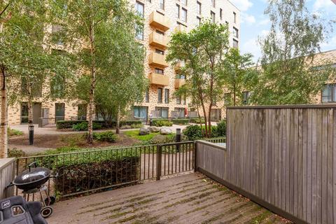 London E3 3 bed flat for sale