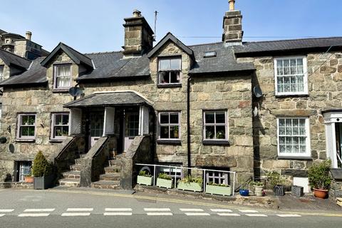 7 Cader Road, Dolgellau, LL40 1RH 2 bed terraced house for sale