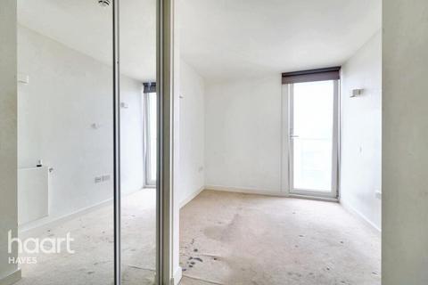 Station Approach, Hayes 3 bed apartment for sale