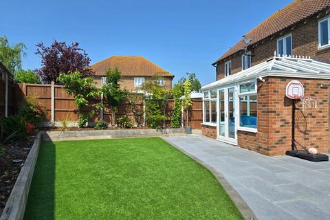 The Saltings, Sittingbourne ME9 3 bed semi