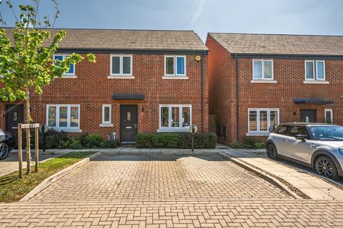 Garrett Crescent, Chertsey, KT16 3 bed end of terrace house for sale