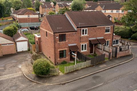 Raynville Walk, Leeds LS13 2 bed end of terrace house for sale