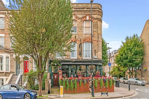 Fonthill Road, Finsbury Park 1 bed flat for sale