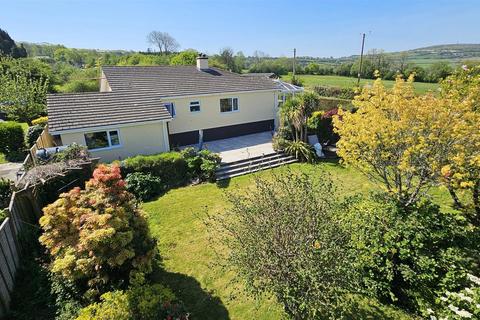 Coxpark, Gunnislake 3 bed detached bungalow for sale
