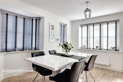 Waugh Drive, Telford 4 bed detached house for sale