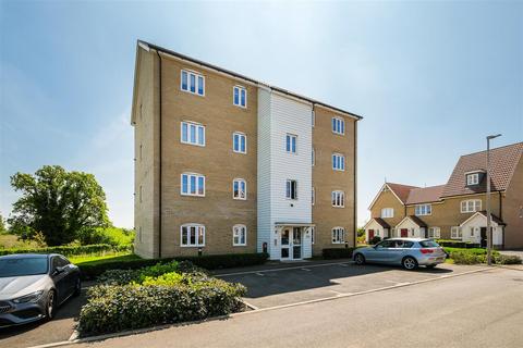 Five Oaks Lane, Chigwell 2 bed flat for sale