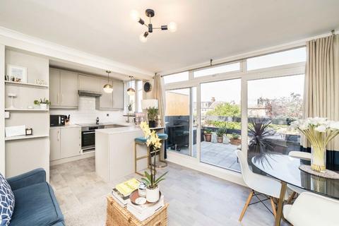 Patio Close, London SW4 1 bed flat for sale
