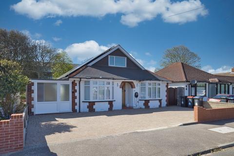 Kings Avenue, Broadstairs, Kent, CT10 4 bed bungalow for sale