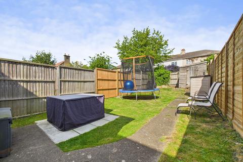 Moore Street, Rochester ME2 2 bed terraced house for sale