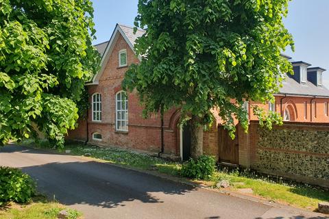 Stratton Road, Winchester, Hampshire... 3 bed semi