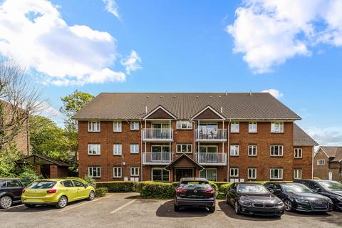 Glenbuck Road, Surbiton KT6 2 bed flat for sale