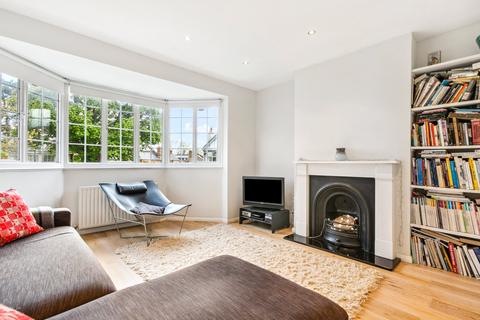 Telford Avenue, London, SW2 3 bed apartment for sale