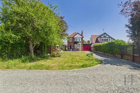 Ruddington Lane, Nottingham 3 bed detached house for sale