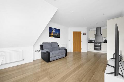 Albany Park Road, Kingston Upon Thames 1 bed apartment for sale