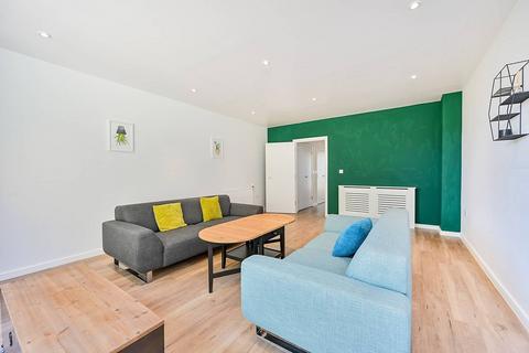 Hanbury Road, South Acton, London, W3 3 bed flat for sale