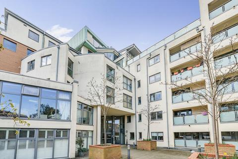 Peckham Rye, Peckham, London, SE15 2 bed flat for sale