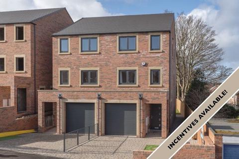 School Street, Whickham, Newcastle... 4 bed semi