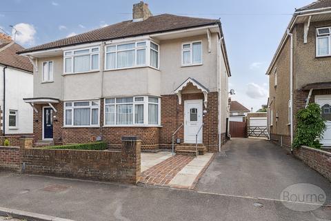 Jubilee Road, Aldershot GU11 3 bed semi