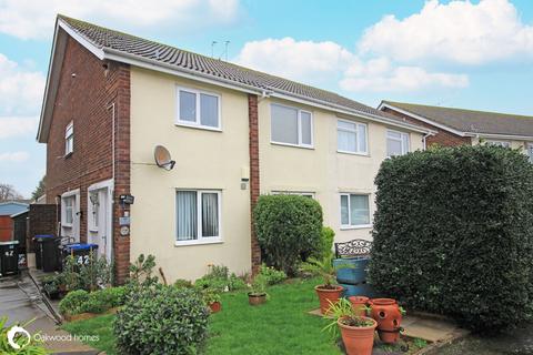 Woodford Court, Birchington, Kent, CT7 2 bed flat for sale