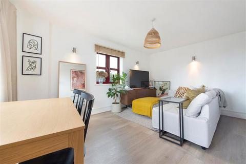 Quaker Street, London E1 1 bed flat for sale
