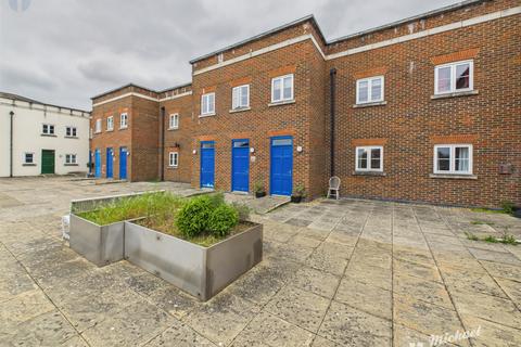 Wedgewood Street, Aylesbury... 2 bed flat for sale