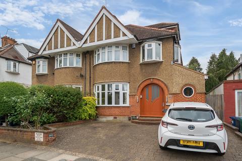 Rowsley Avenue, London, Greater... 6 bed semi
