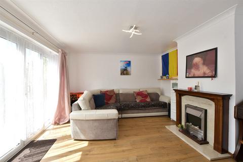Curling Tye, Basildon, Essex 3 bed end of terrace house for sale