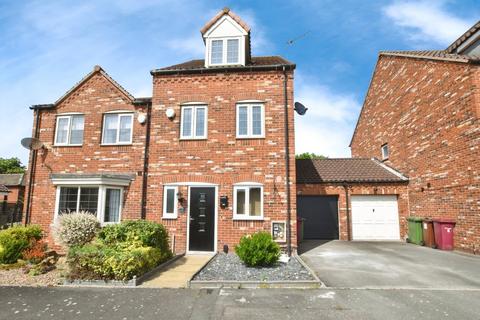 Barnard Meadows, Kirton Lindsey... 3 bed semi