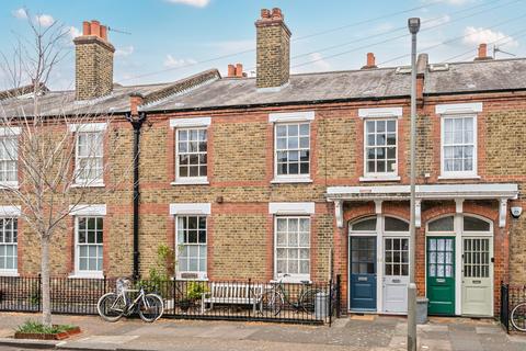 Freedom Street, London, SW11 2 bed maisonette for sale