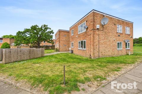 Falcon Drive, Stanwell... 2 bed maisonette for sale