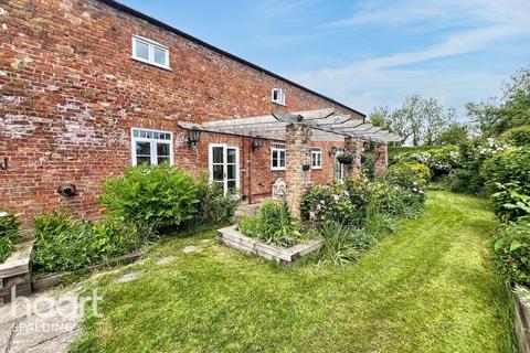 Gosberton PE11 4 bed barn conversion for sale