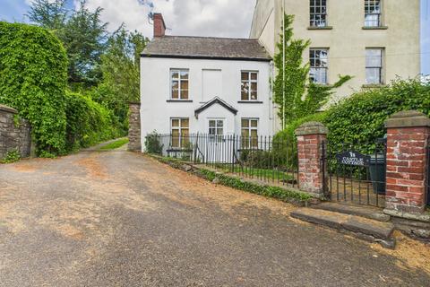 Castle Parade, Usk NP15 3 bed cottage for sale