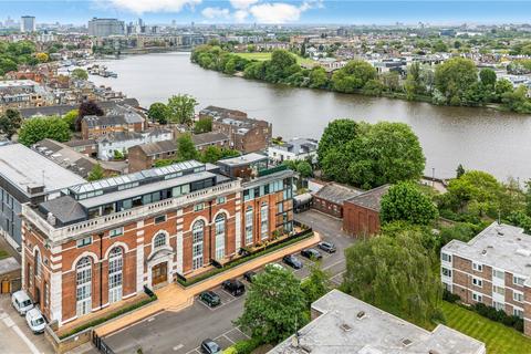 Bazalgette Court, London, W6 2 bed penthouse for sale