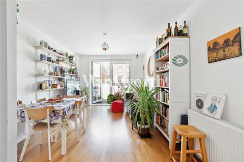 Butterfly Court, Bathurst Square... 2 bed apartment for sale