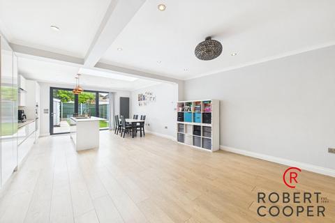 Yeading Avenue, Harrow, HA2 4 bed end of terrace house for sale