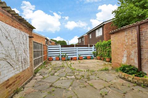 Ongar Way, Hornchurch RM13 3 bed terraced house for sale