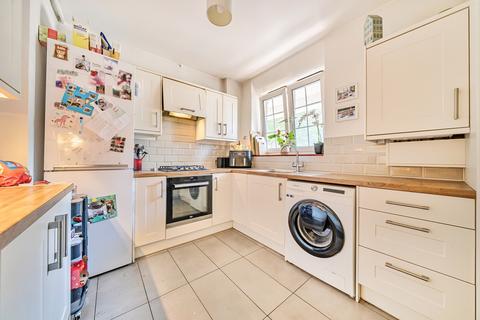 Peckham Road, London 2 bed apartment for sale