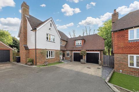 Busbridge Close, East Malling, ME19 5 bed detached house for sale