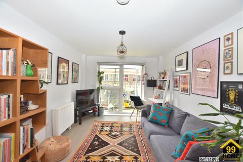 Oakleigh Court, London, Greater N1 1 bed apartment for sale