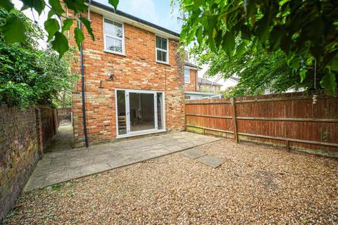 Church Road, Leighton Buzzard 3 bed semi