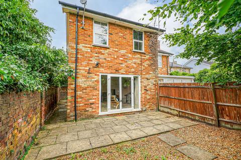 Church Road, Leighton Buzzard 3 bed semi