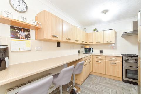 Longbridge House, Southsea PO5 3 bed ground floor maisonette for sale