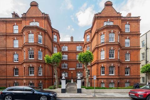 Queen's Club Gardens, London W14 2 bed flat for sale
