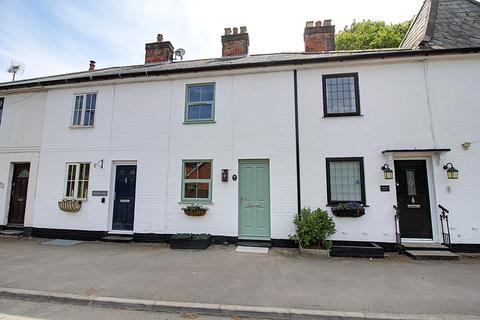 London Road, Hook RG27 2 bed terraced house for sale
